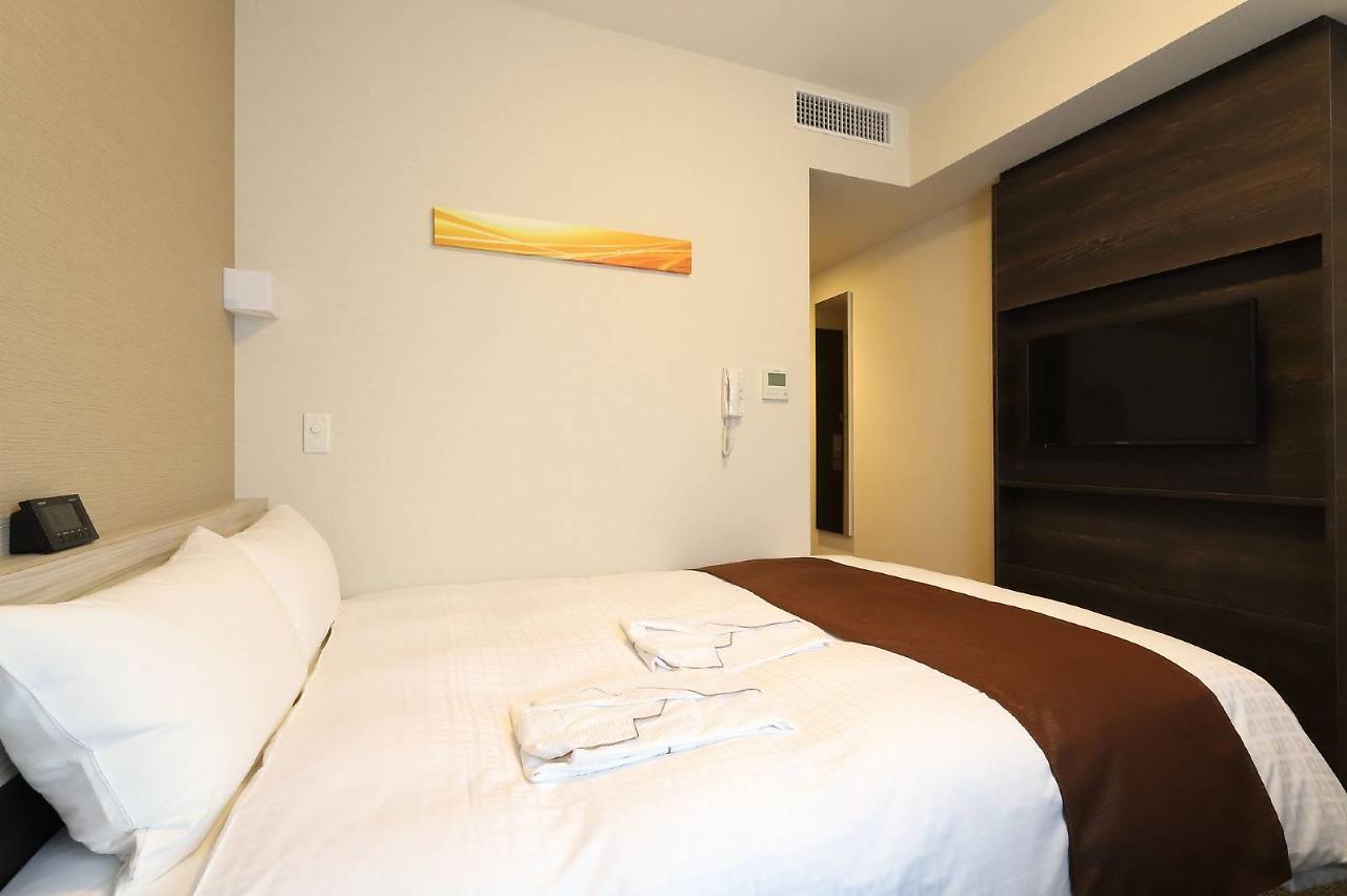 Smile Premium Higashishinsaibashi Hotel